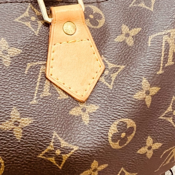 Authentic Louis Vuitton Speedy 30 in Monogram Canvas - Picture 8 of 16